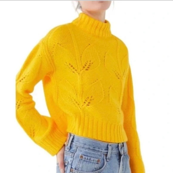 Urban Outfitters Yellow Tulip Knit Turtleneck Chunky Sweater Size Medium - Picture 1 of 7